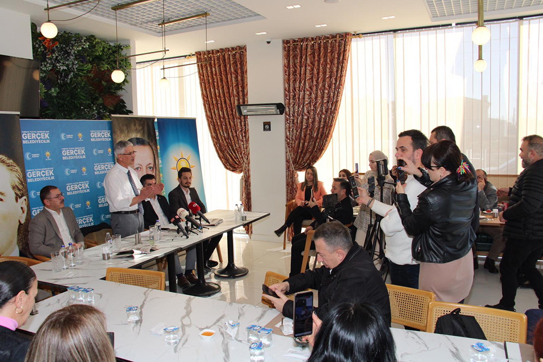 AK Parti Belediye Başkan Adayı Dr. Hakan Sunal, “Çorlu’ya Yeni Bir Vizyon Katacağız”